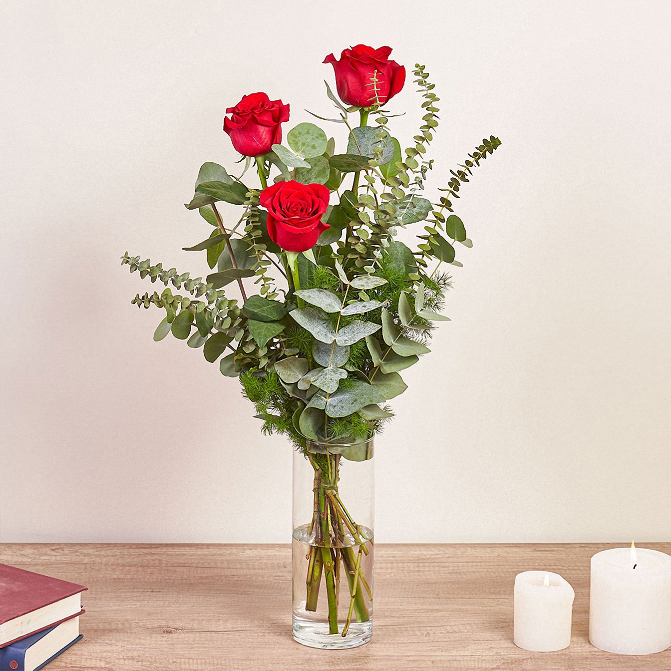 Tre rose rosse