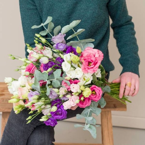 Mantenere bouquet di Lisianthus
