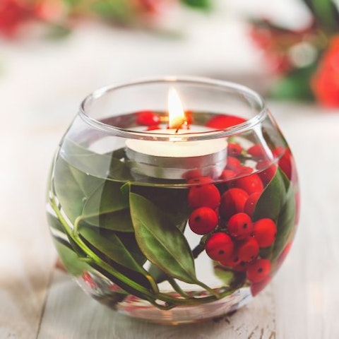 Centrotavola natalizio con bicchieri