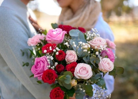 Bouquet di rose rosse classico per San Valentino