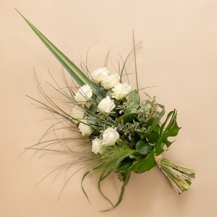 Palma con Rose Bianche